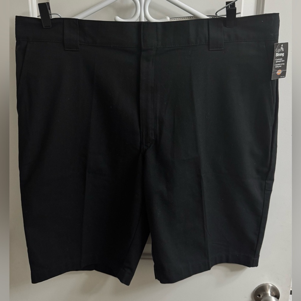 Men’s Dickies Flex Work Short, Size 42, Black NWT